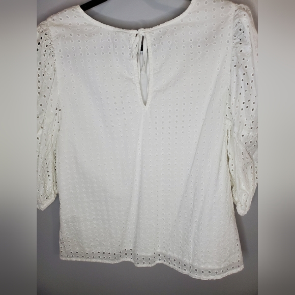 Puff sleeve eyelit blouse - Picture 2 of 4